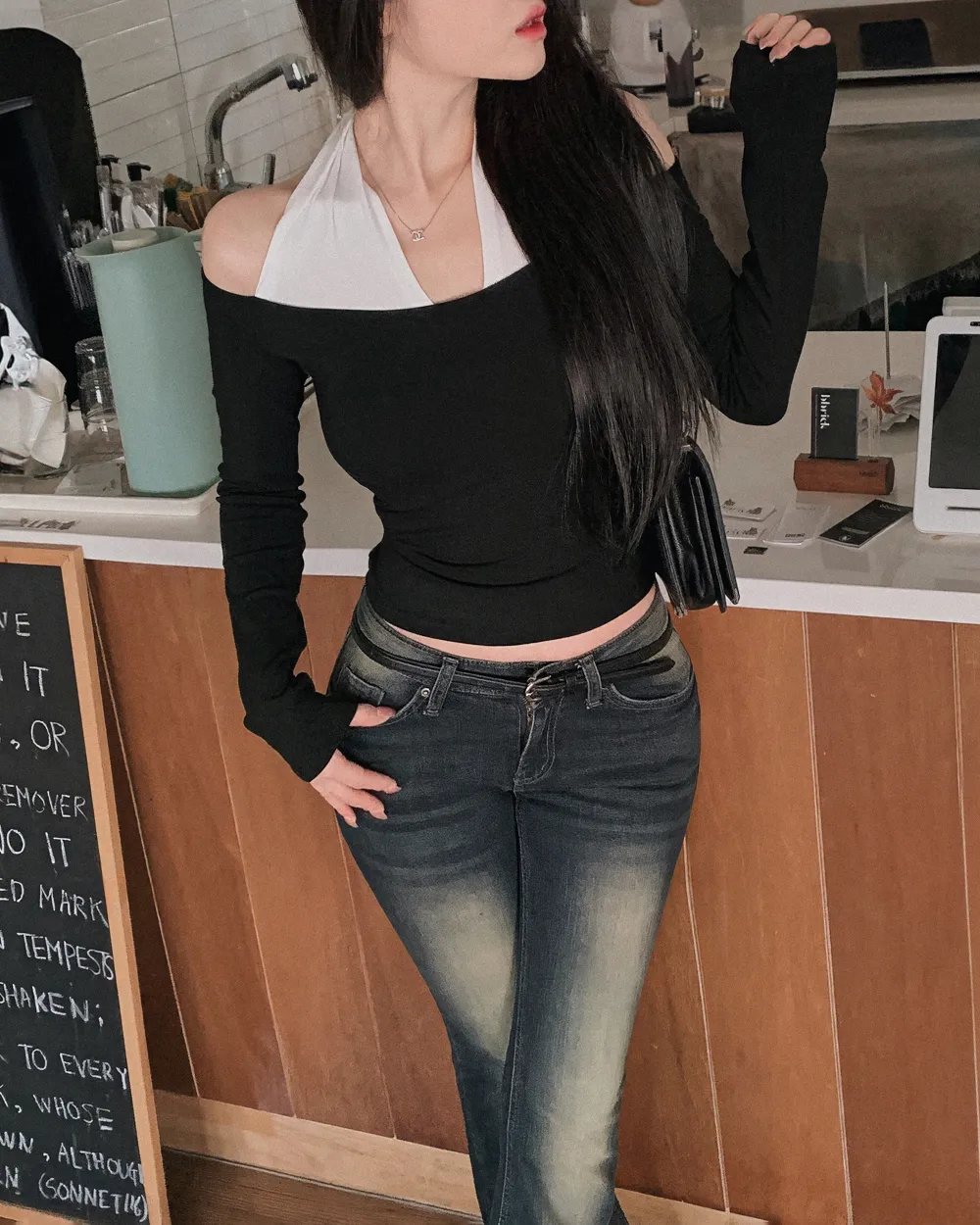 긴팔 티셔츠 모델 착용 이미지-S1L84