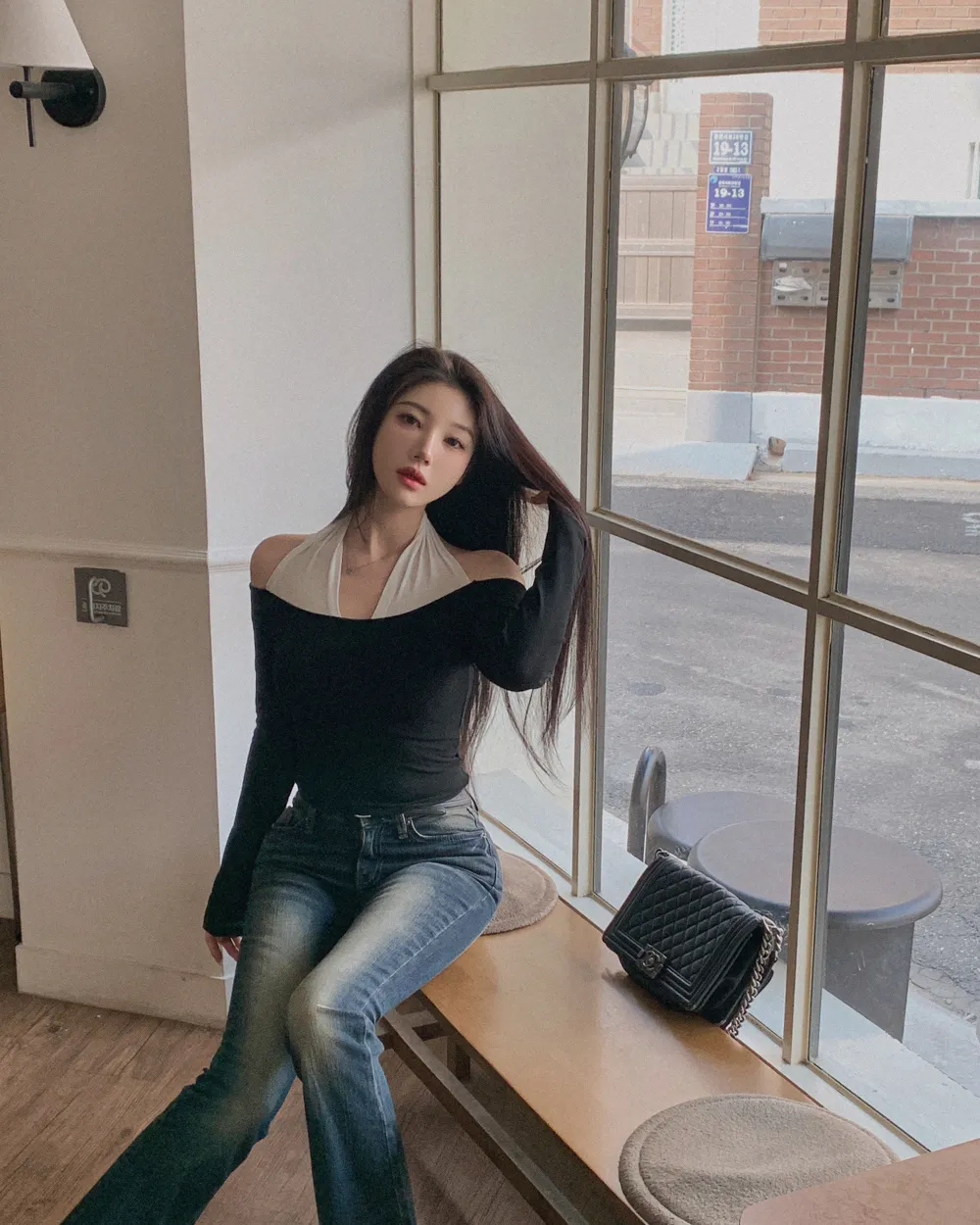 긴팔 티셔츠 모델 착용 이미지-S1L54