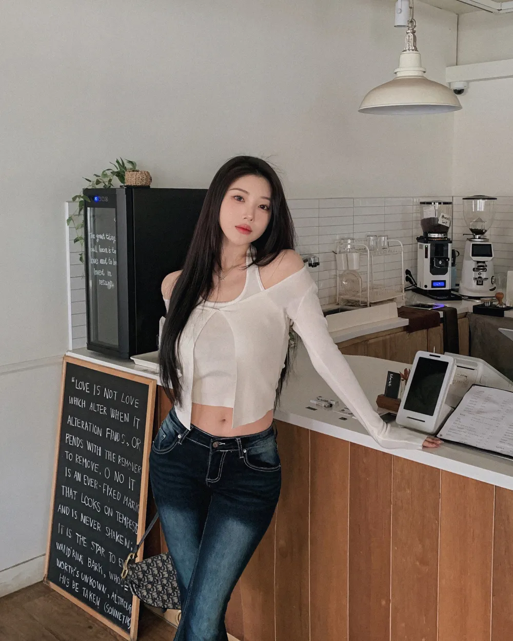 바지 모델 착용 이미지-S1L56