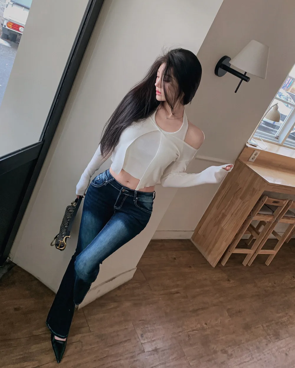 바지 모델 착용 이미지-S1L50