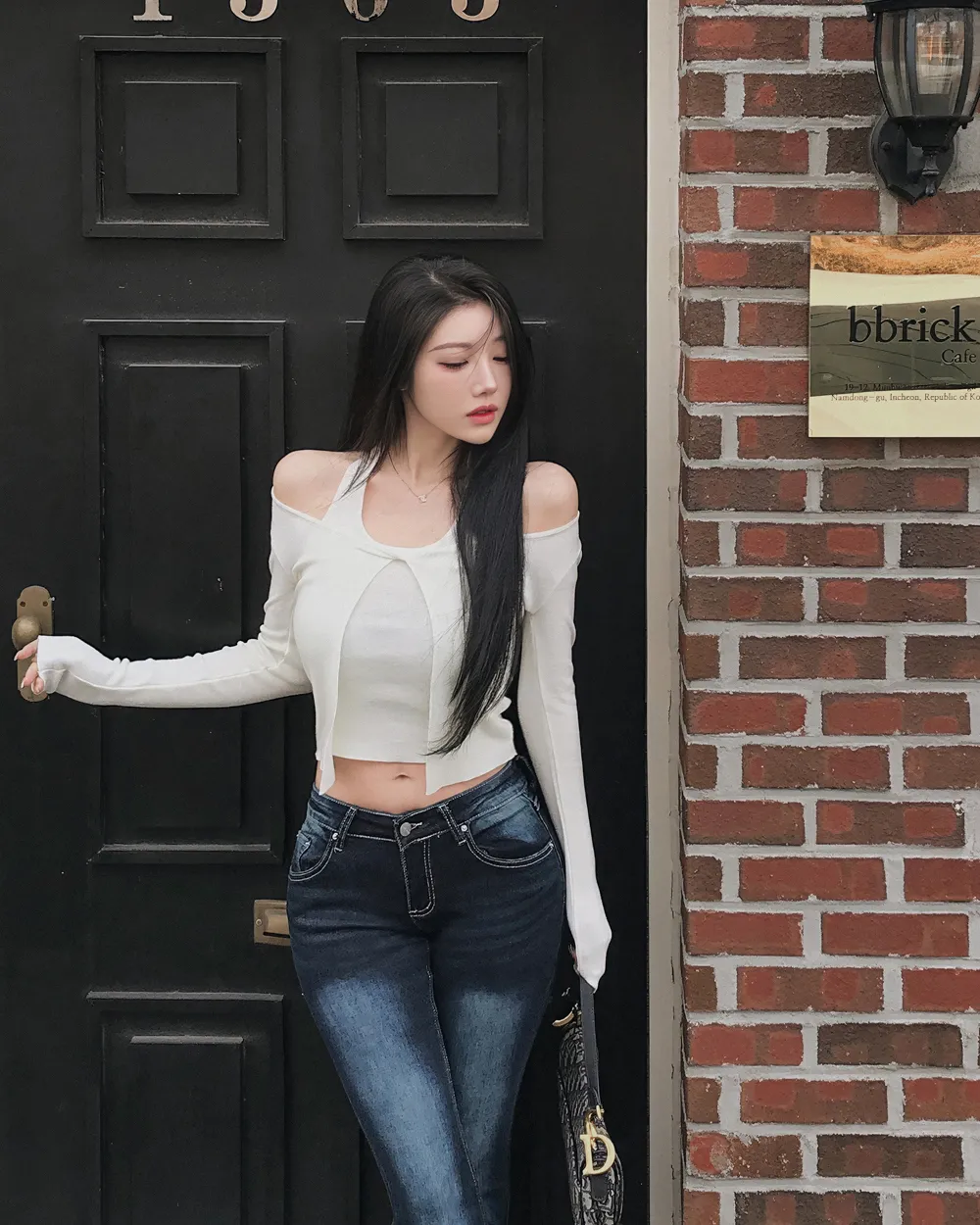 바지 모델 착용 이미지-S1L69