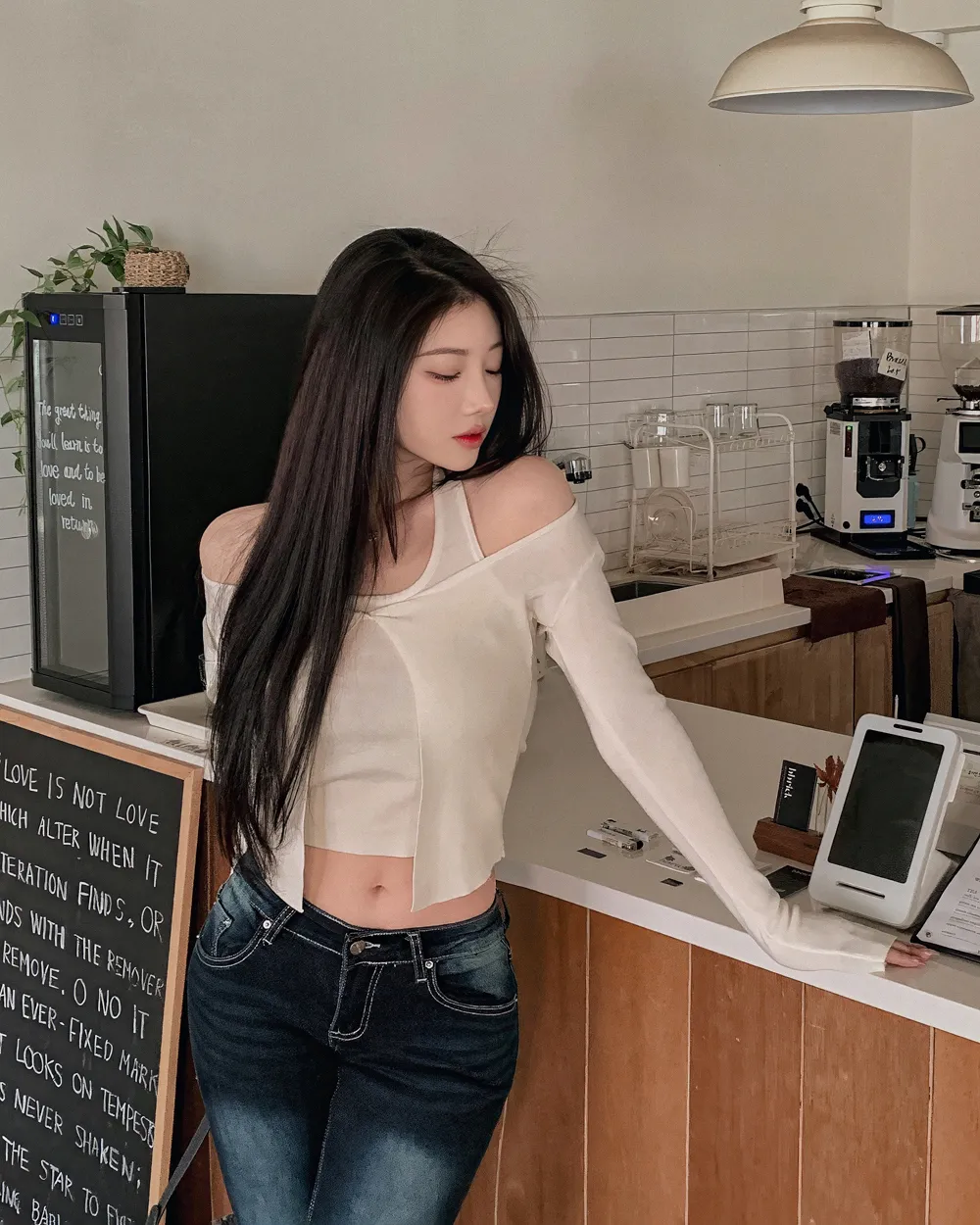 바지 모델 착용 이미지-S1L71