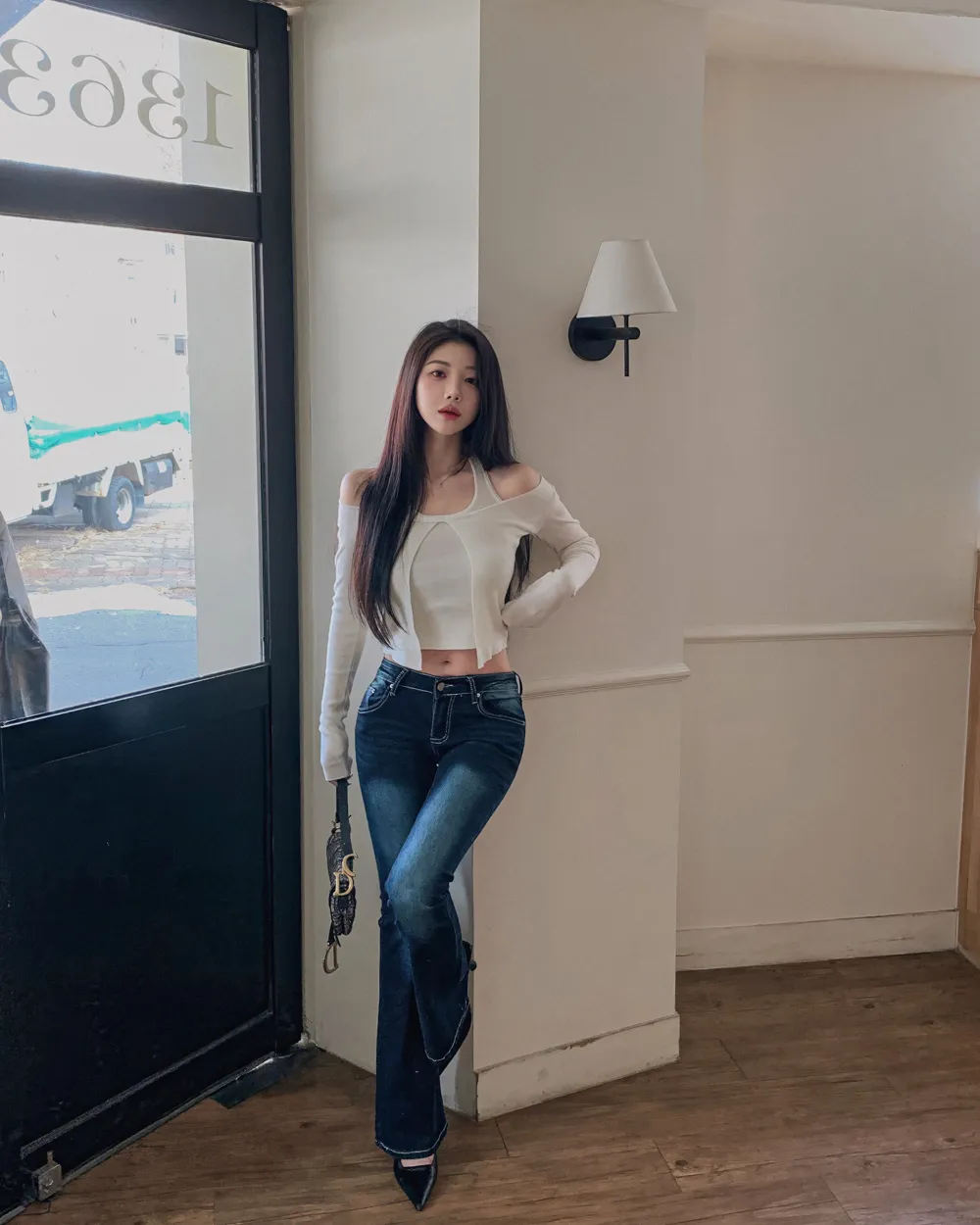 바지 모델 착용 이미지-S1L34