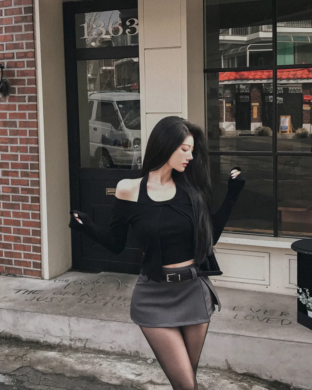 반바지 모델 착용 이미지-S1L49