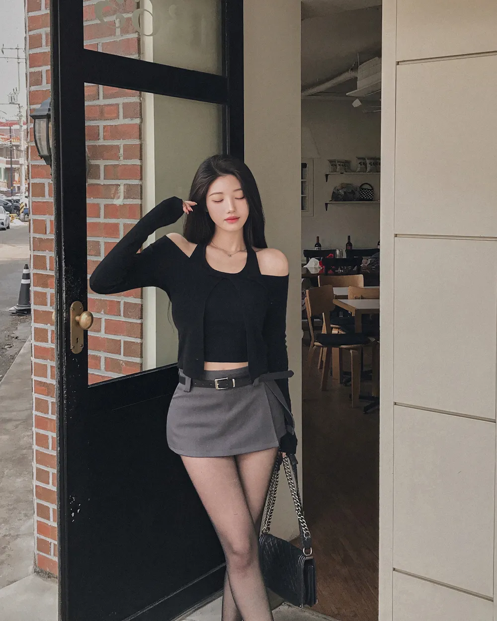 반바지 모델 착용 이미지-S1L56