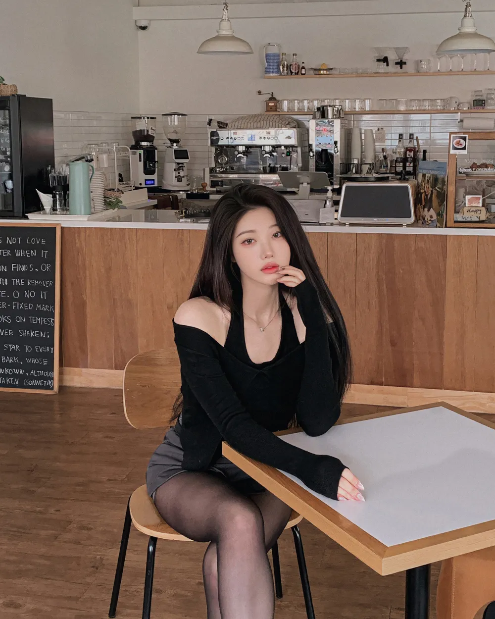 반바지 모델 착용 이미지-S1L51