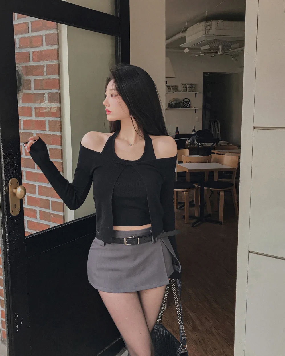 반바지 모델 착용 이미지-S1L45