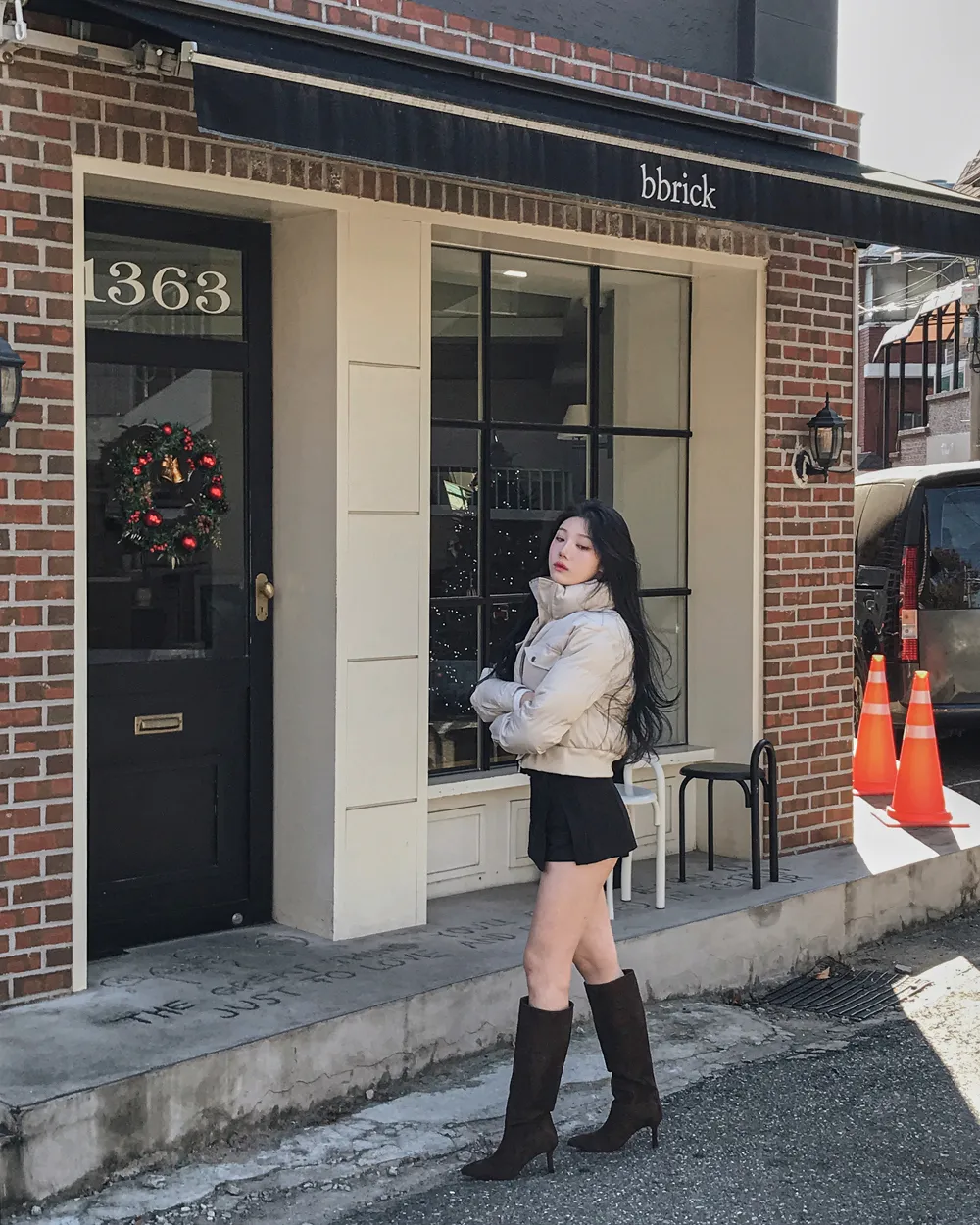 반바지 모델 착용 이미지-S1L106