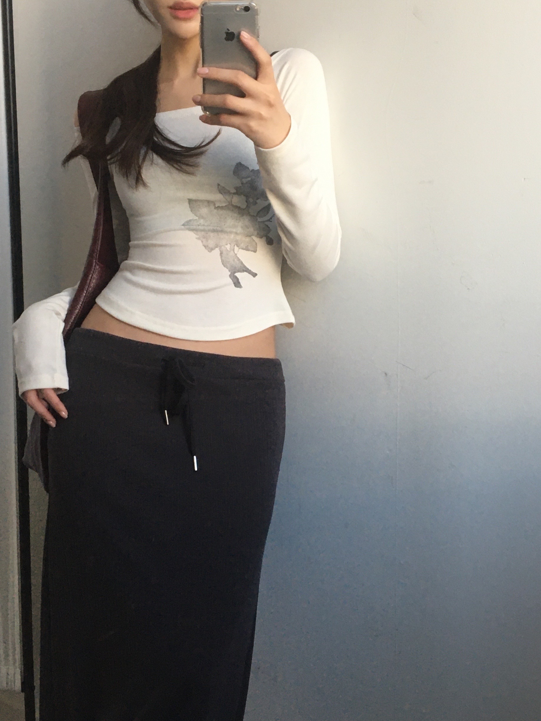 ラウンドネックオフショルダーベーシック長袖花柄Tシャツ | レディース