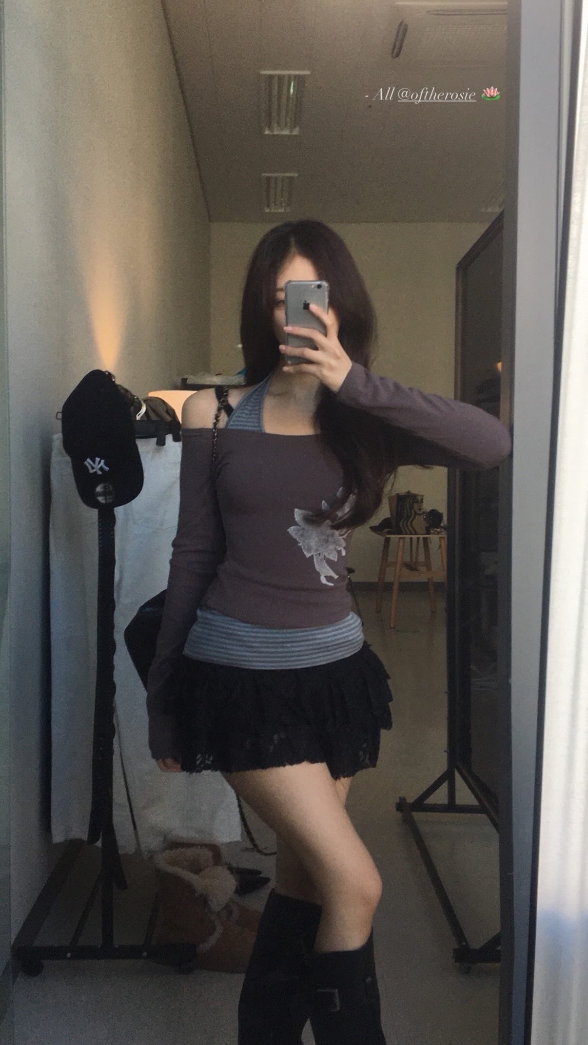 ラウンドネックオフショルダーベーシック長袖花柄Tシャツ | レディース