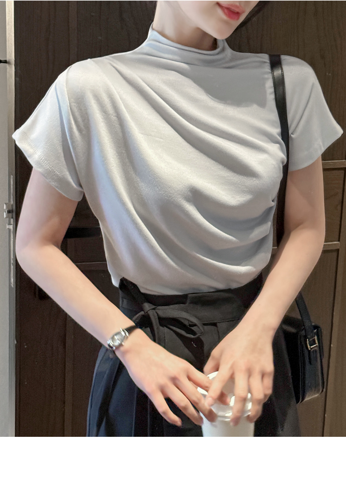 ハーフネックフレンチスリーブスリムギャザーTシャツ | レディース