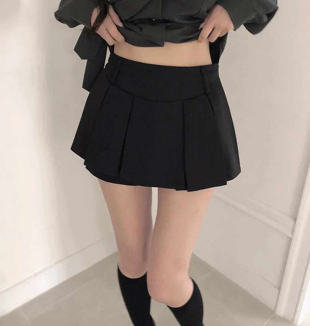 반바지 모델 착용 이미지-S3L13