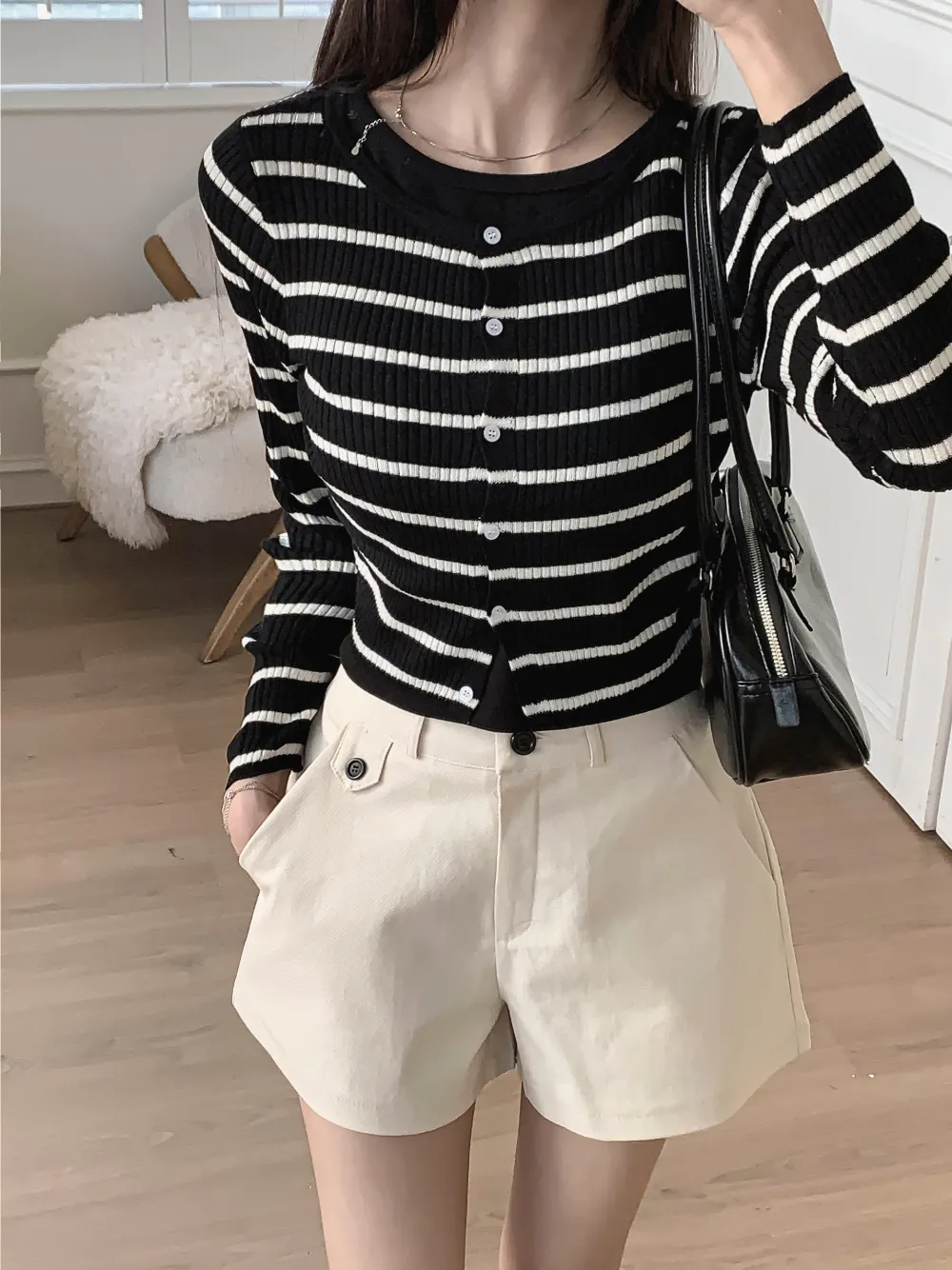 반바지 모델 착용 이미지-S2L53