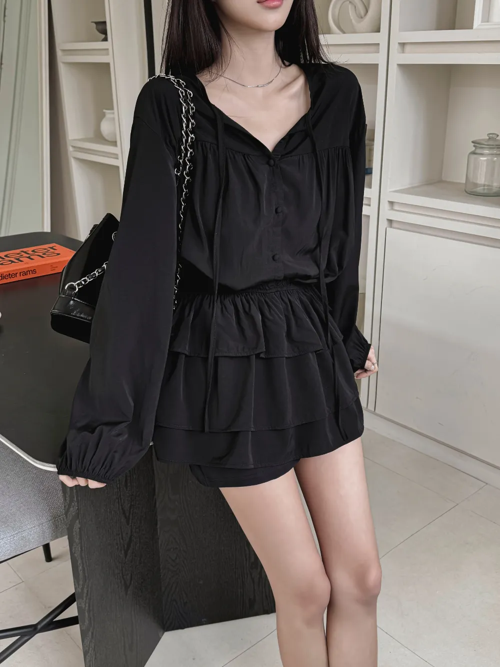 반바지 모델 착용 이미지-S1L44