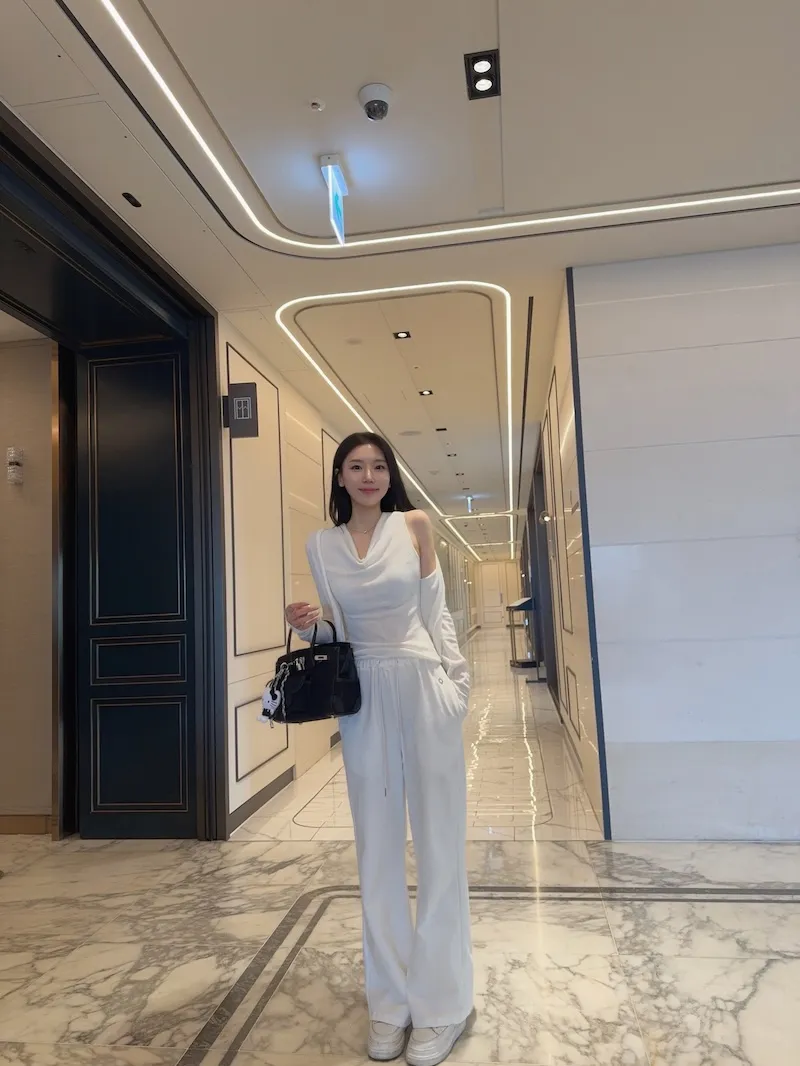 바지 모델 착용 이미지-S1L59