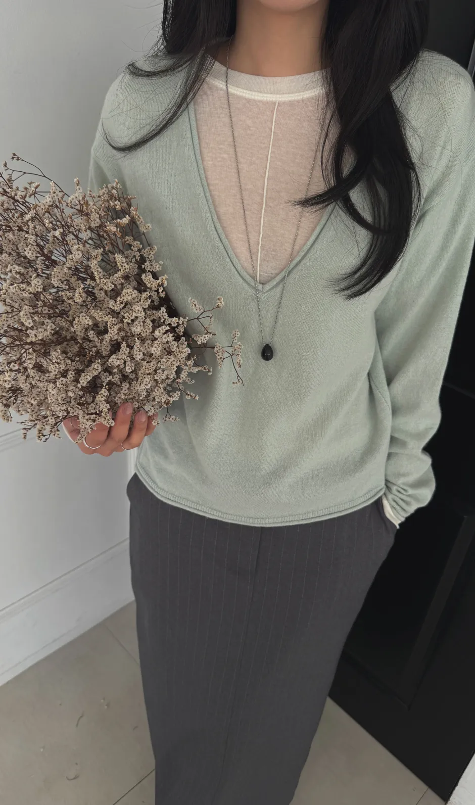 긴팔 티셔츠 모델 착용 이미지-S1L12