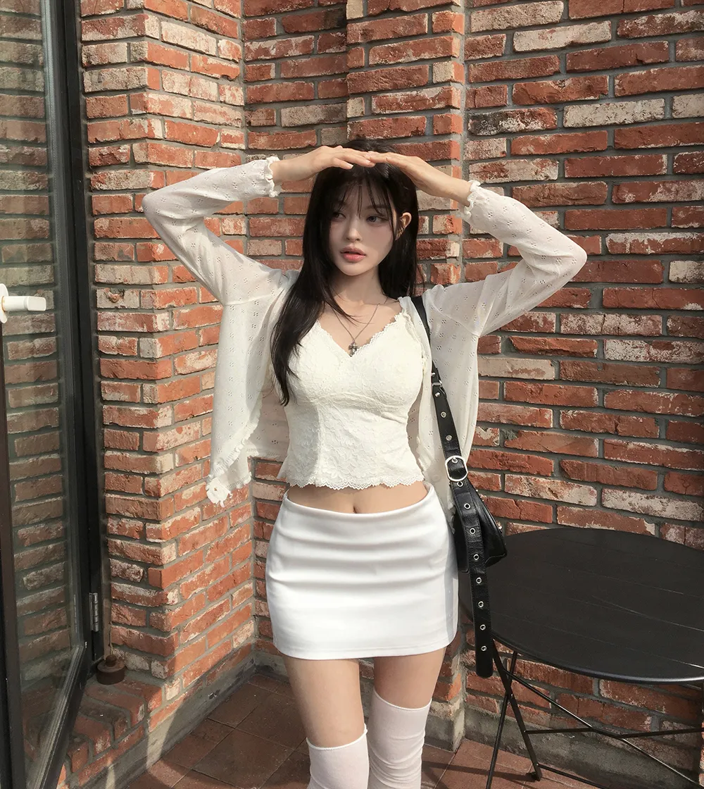 민소매 모델 착용 이미지-S2L58