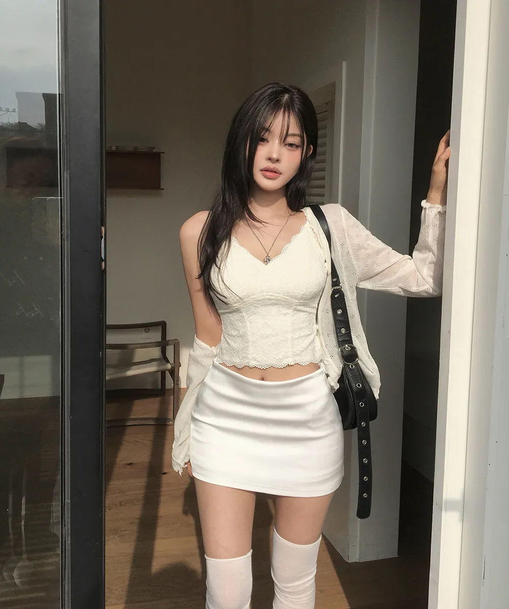 민소매 모델 착용 이미지-S2L55