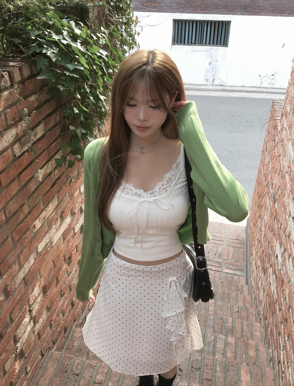 카디건 모델 착용 이미지-S2L23