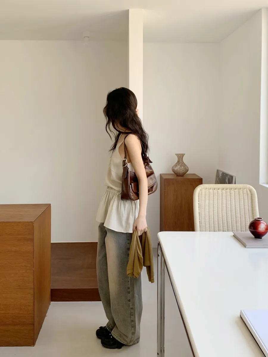 민소매 모델 착용 이미지-S1L32