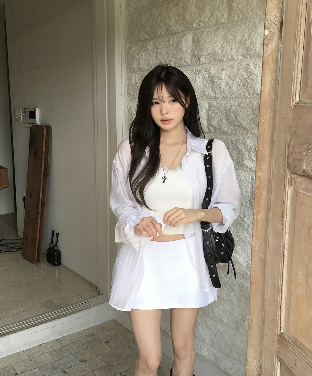 미니 스커트 모델 착용 이미지-S4L7