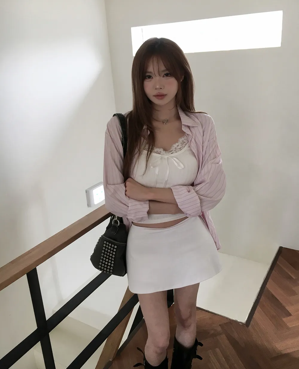 미니 스커트 모델 착용 이미지-S2L27