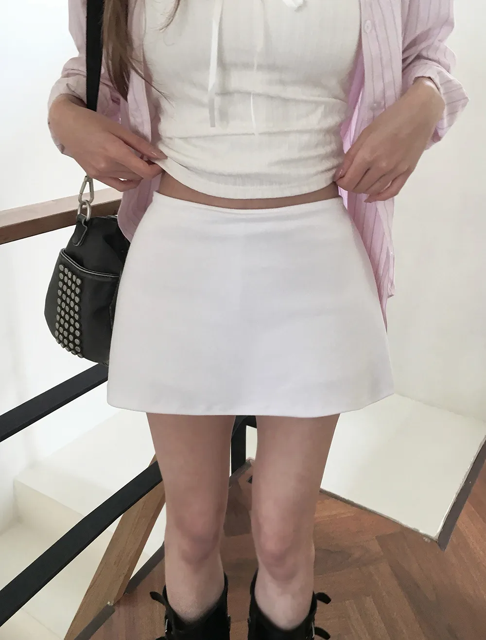 미니 스커트 모델 착용 이미지-S2L22