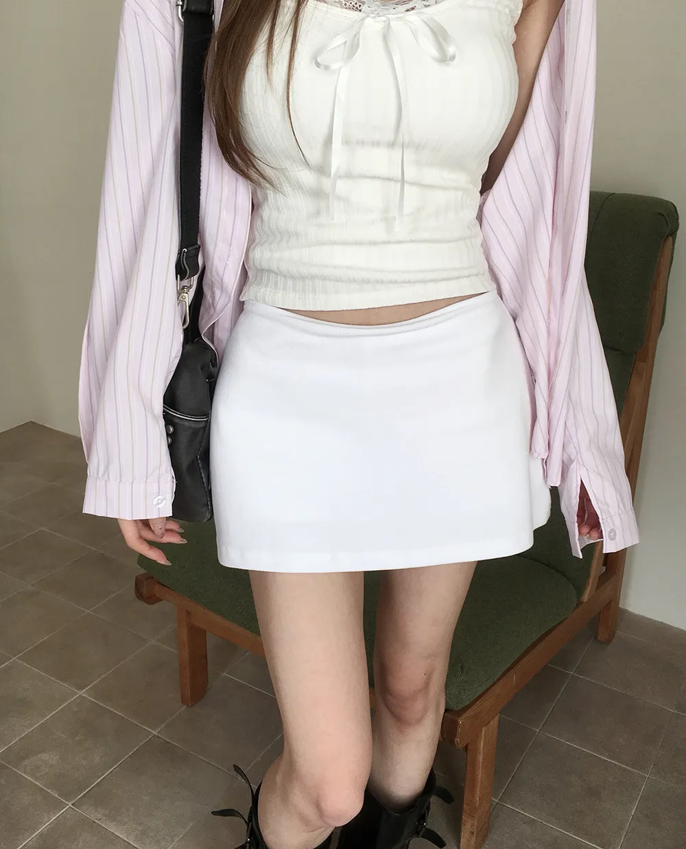 미니 스커트 모델 착용 이미지-S2L15