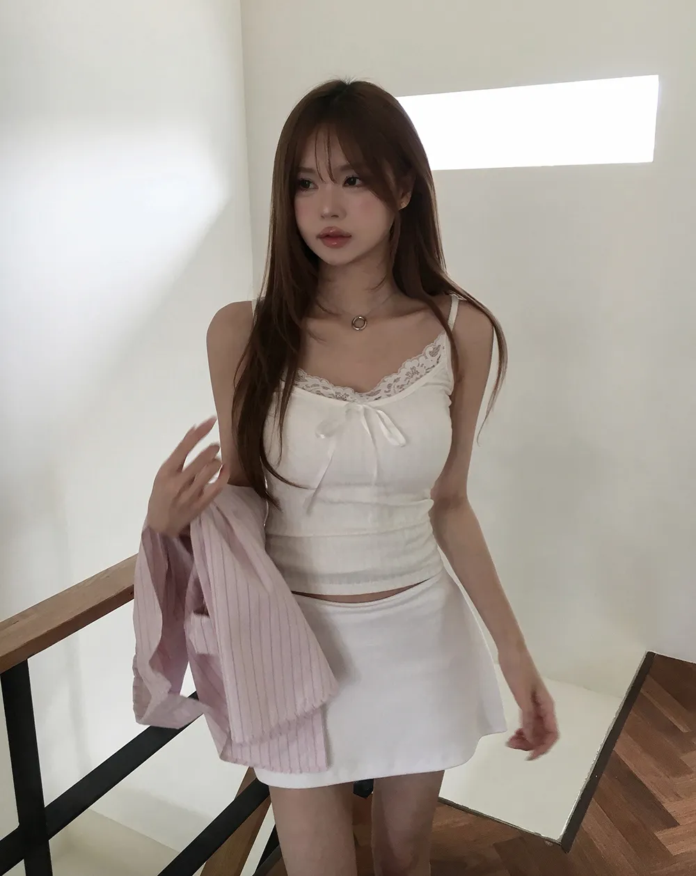 미니 스커트 모델 착용 이미지-S2L26