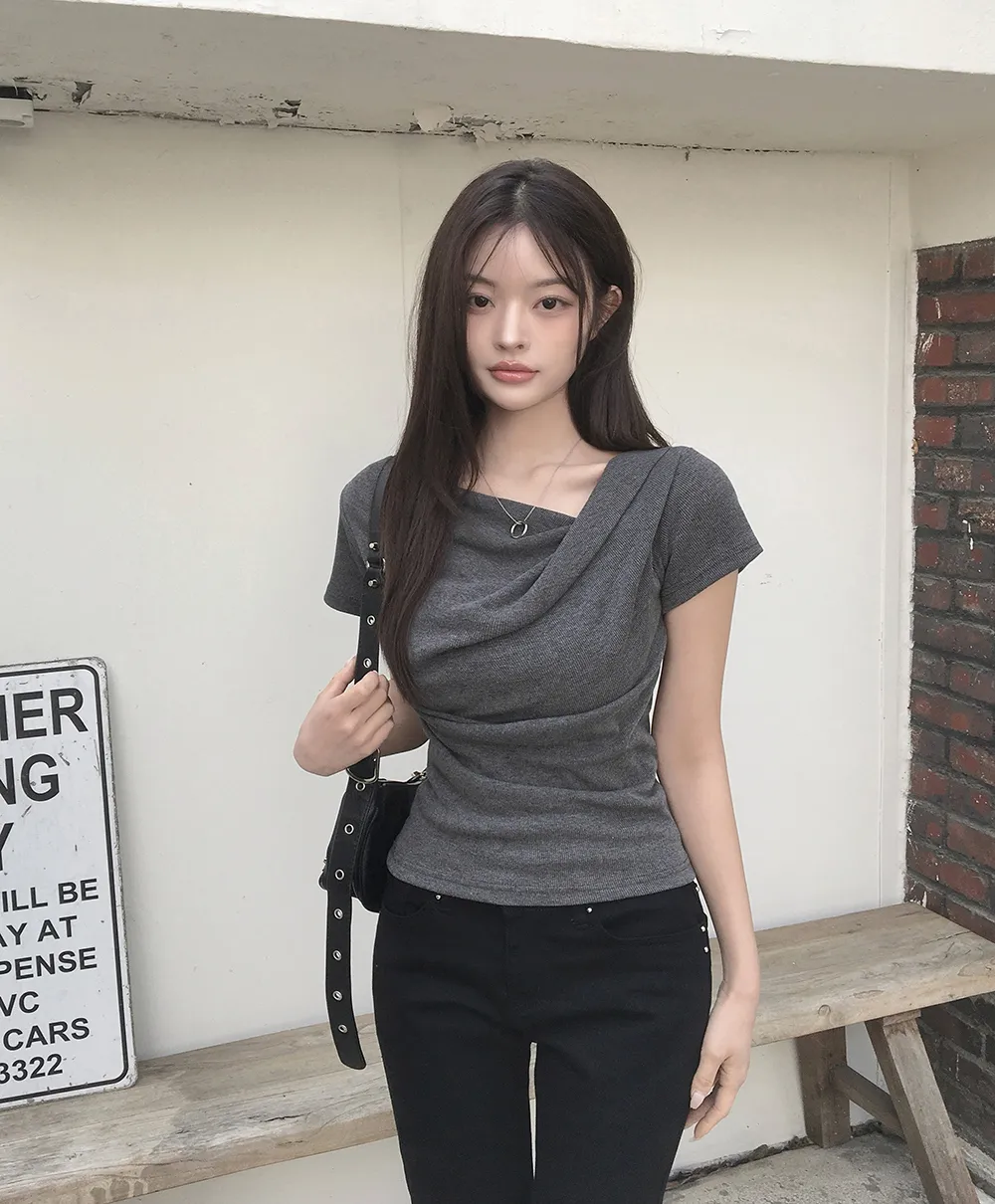 반팔 티셔츠 모델 착용 이미지-S2L33