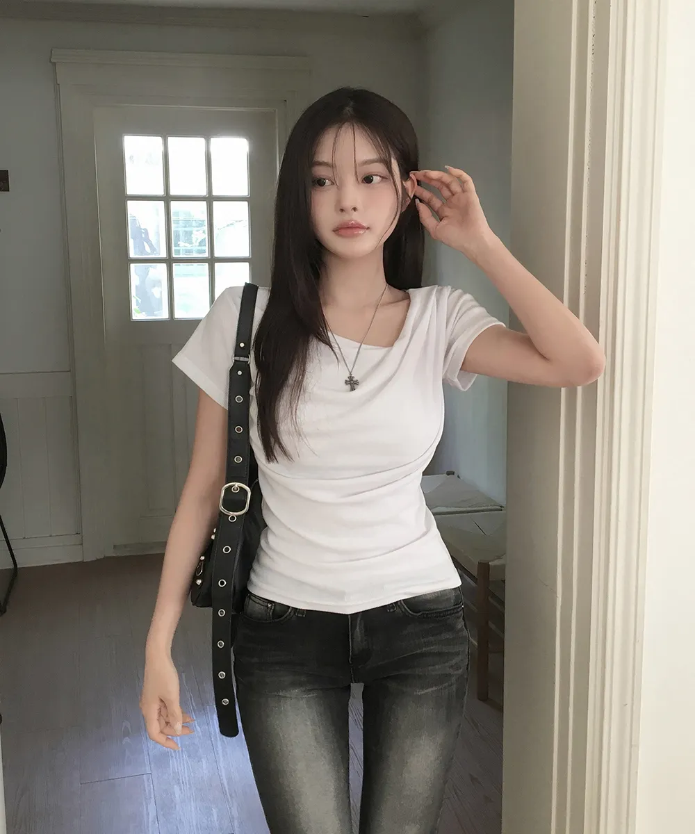 반팔 티셔츠 모델 착용 이미지-S2L15