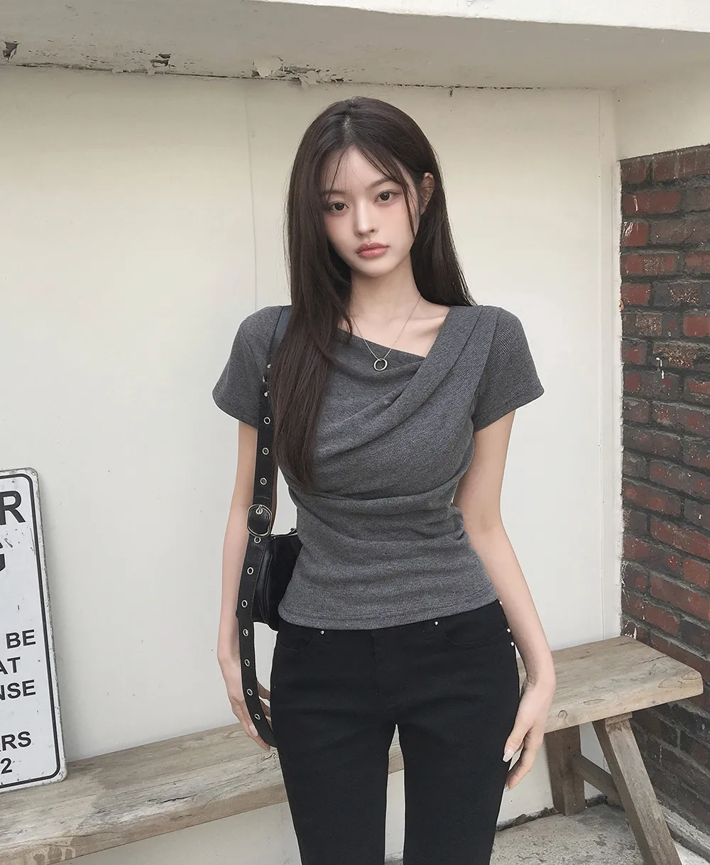 반팔 티셔츠 모델 착용 이미지-S2L32