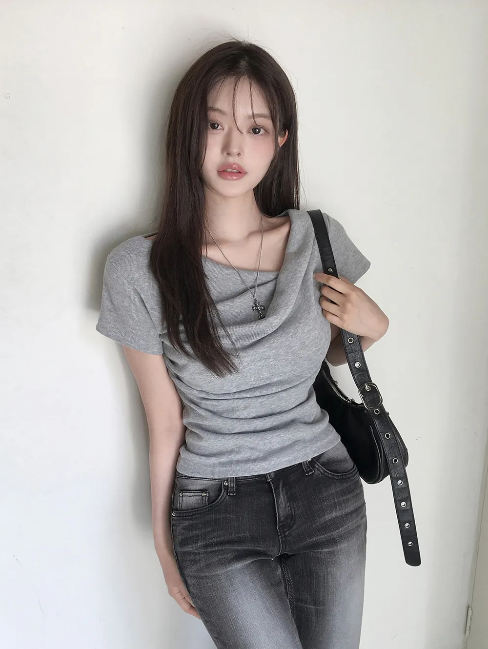 반팔 티셔츠 모델 착용 이미지-S2L26