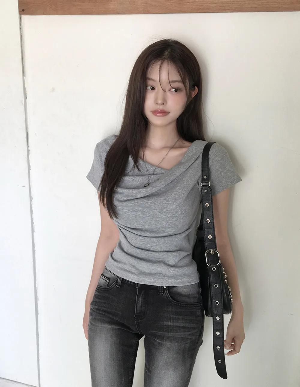 반팔 티셔츠 모델 착용 이미지-S2L27