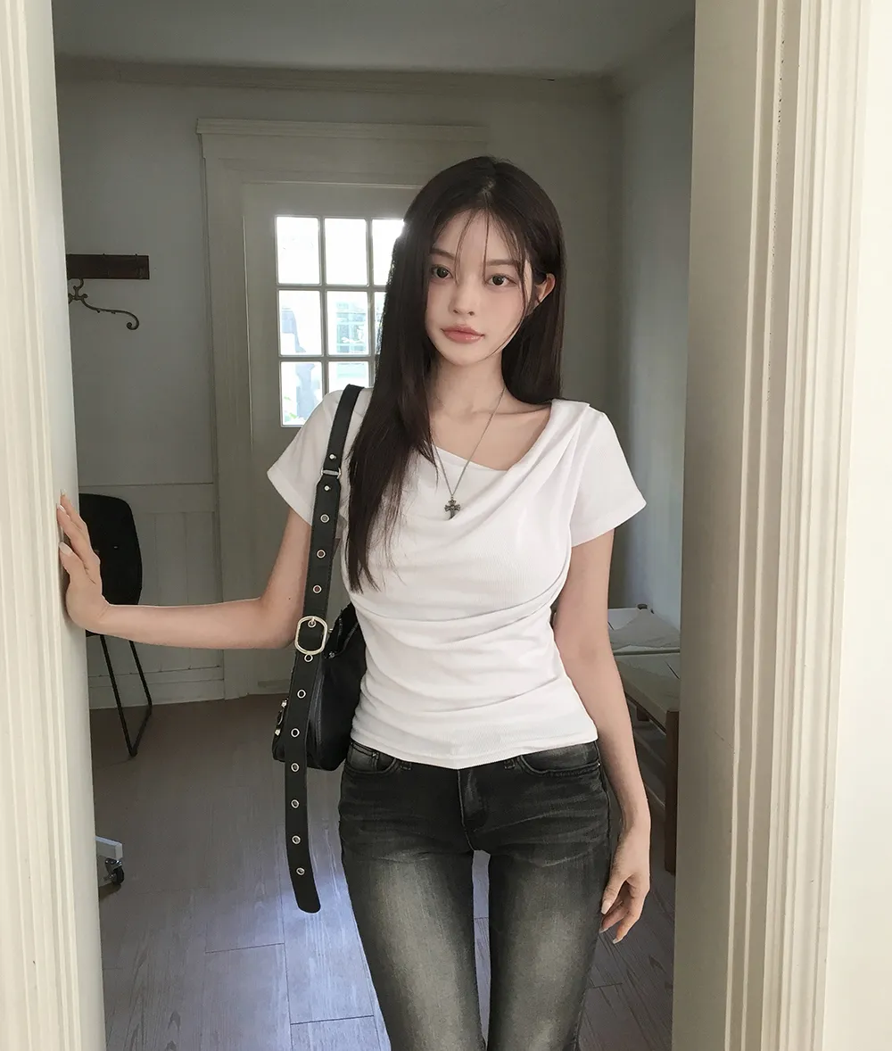 반팔 티셔츠 모델 착용 이미지-S2L16