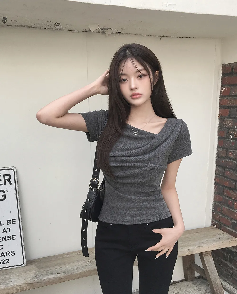 반팔 티셔츠 모델 착용 이미지-S2L37