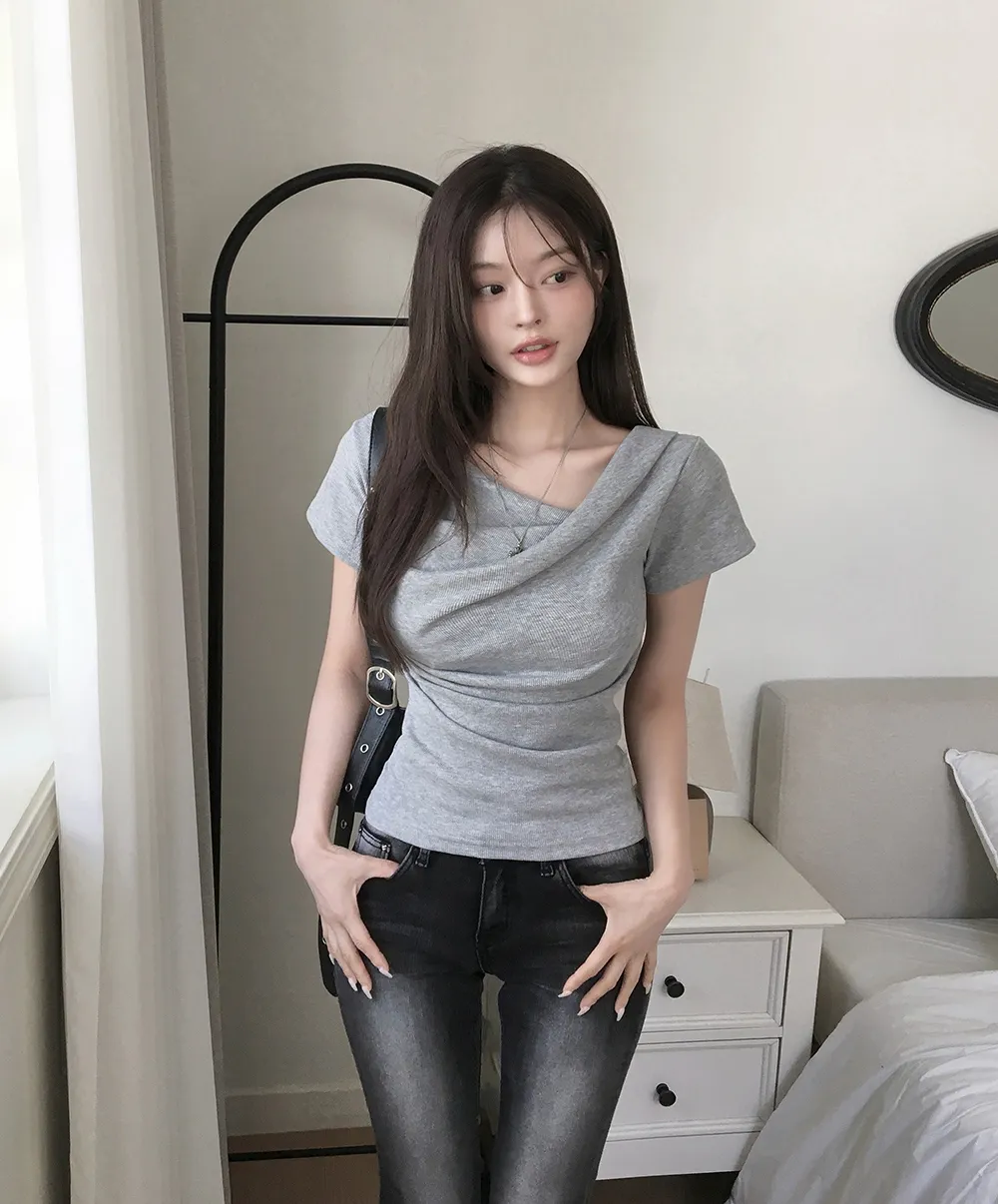 반팔 티셔츠 모델 착용 이미지-S2L21