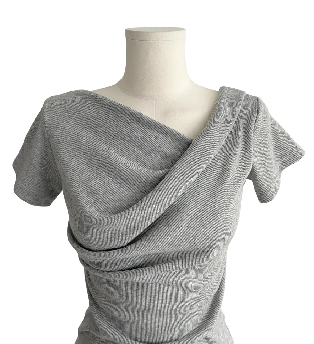 반팔 티셔츠 그레이 색상 이미지-S2L12