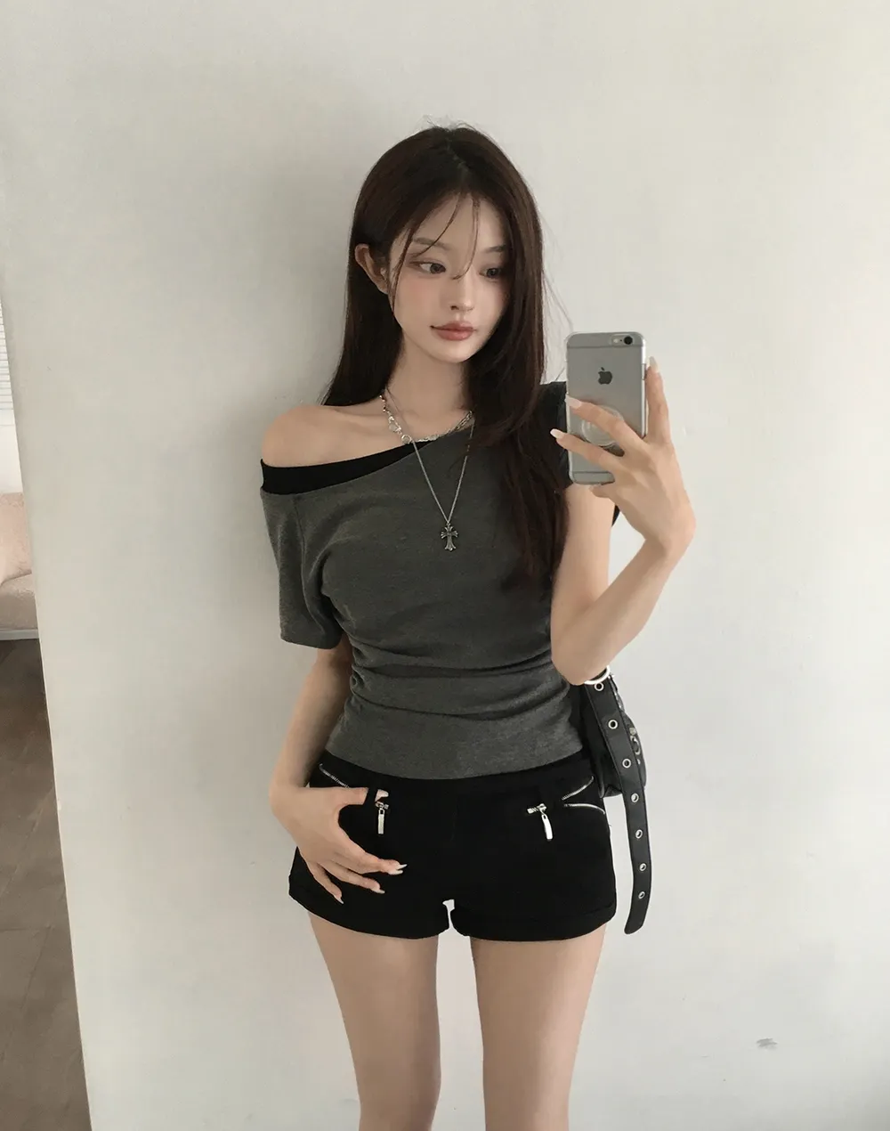 반바지 모델 착용 이미지-S3L55