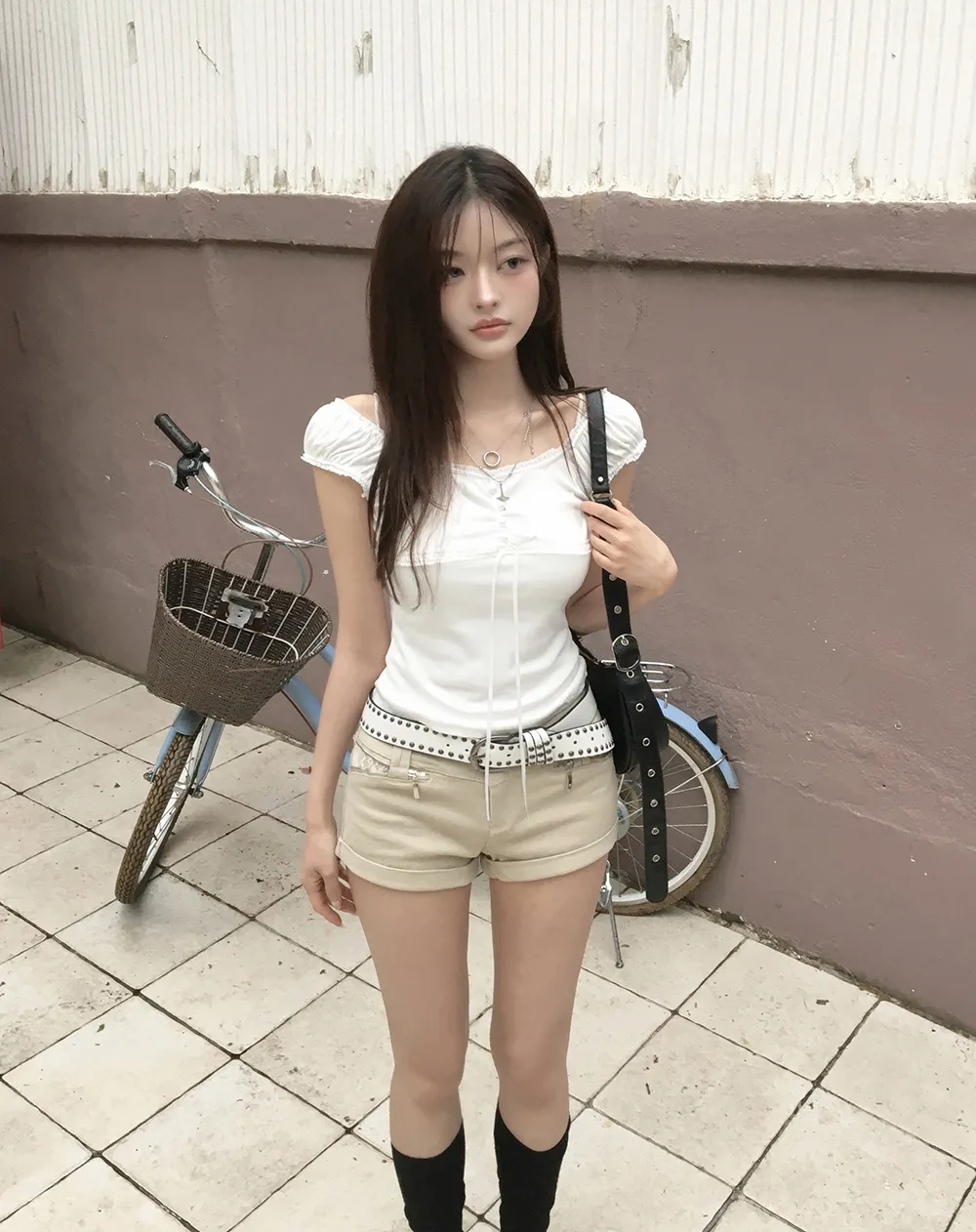 반바지 모델 착용 이미지-S5L13