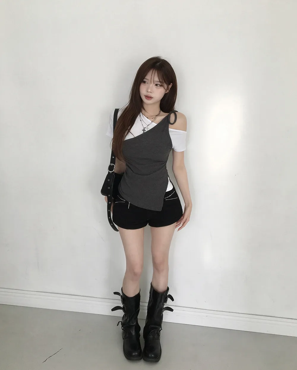 반바지 모델 착용 이미지-S3L34
