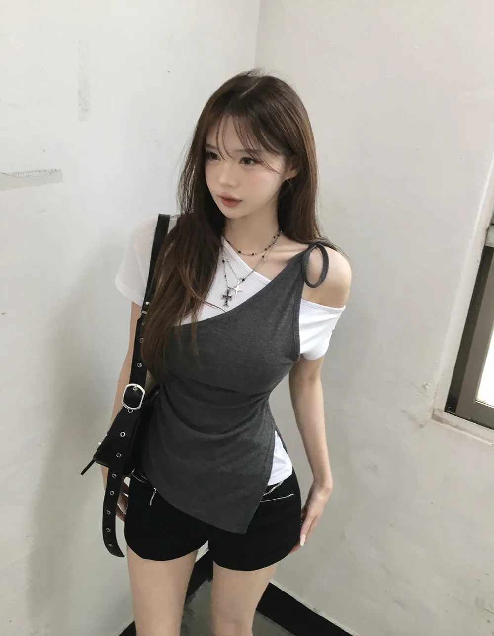 반바지 모델 착용 이미지-S3L37