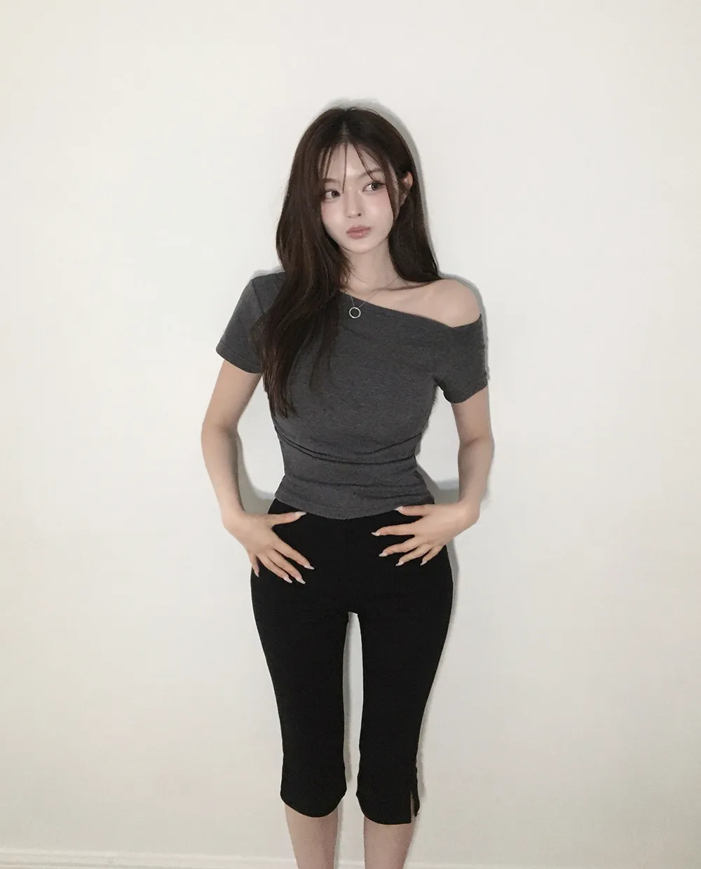 바지 모델 착용 이미지-S2L22