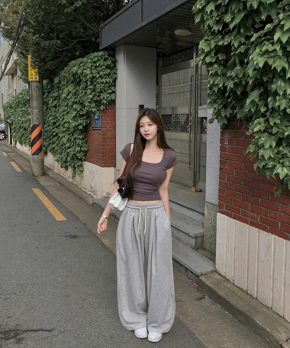 민소매 모델 착용 이미지-S1L60