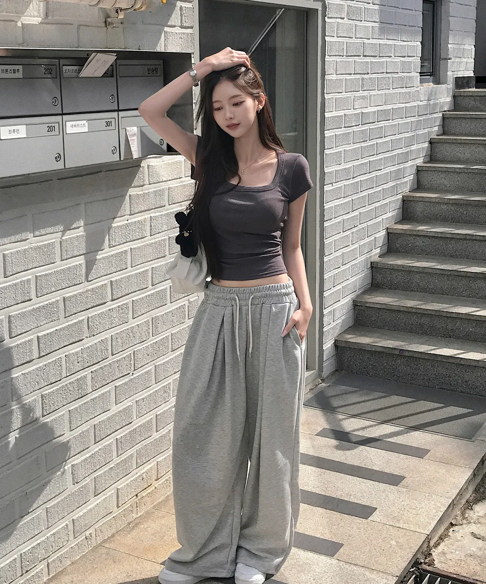 민소매 모델 착용 이미지-S1L59