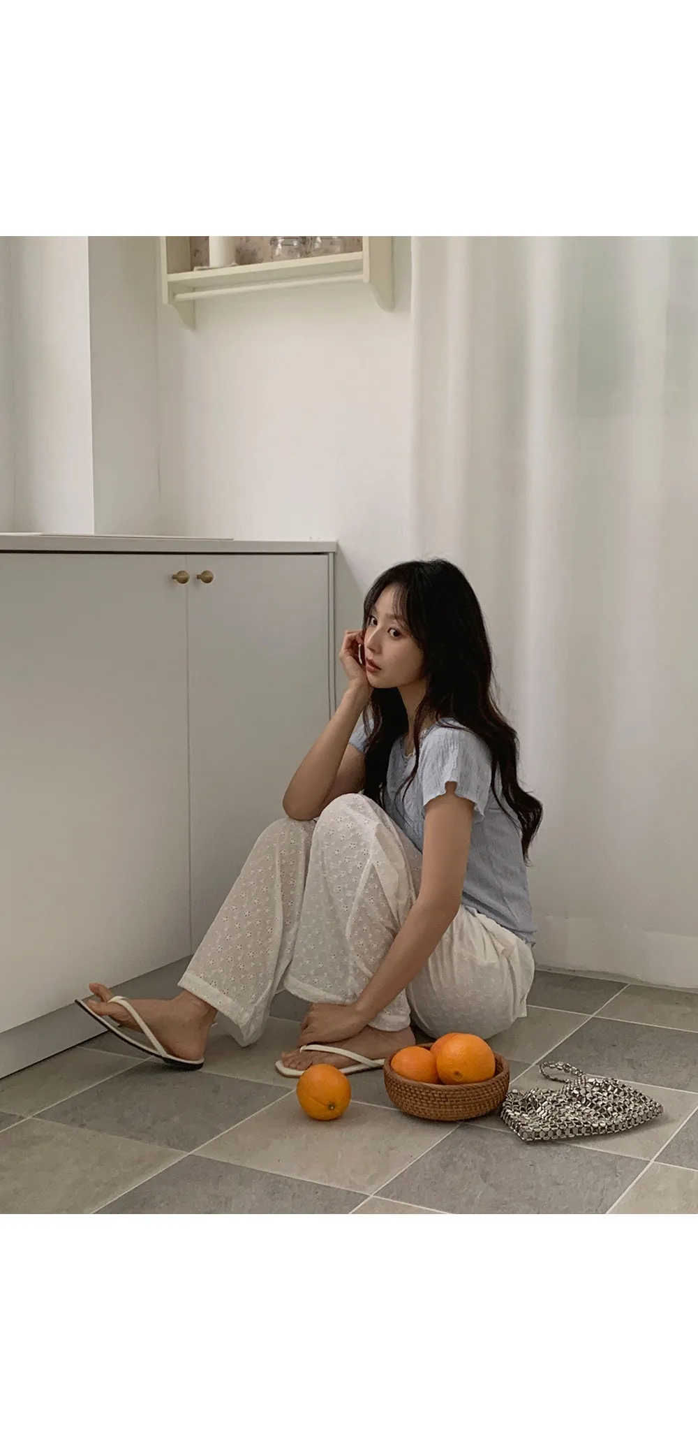 드레오 레이스 브이넥 링클 셔링 반팔 블라우스