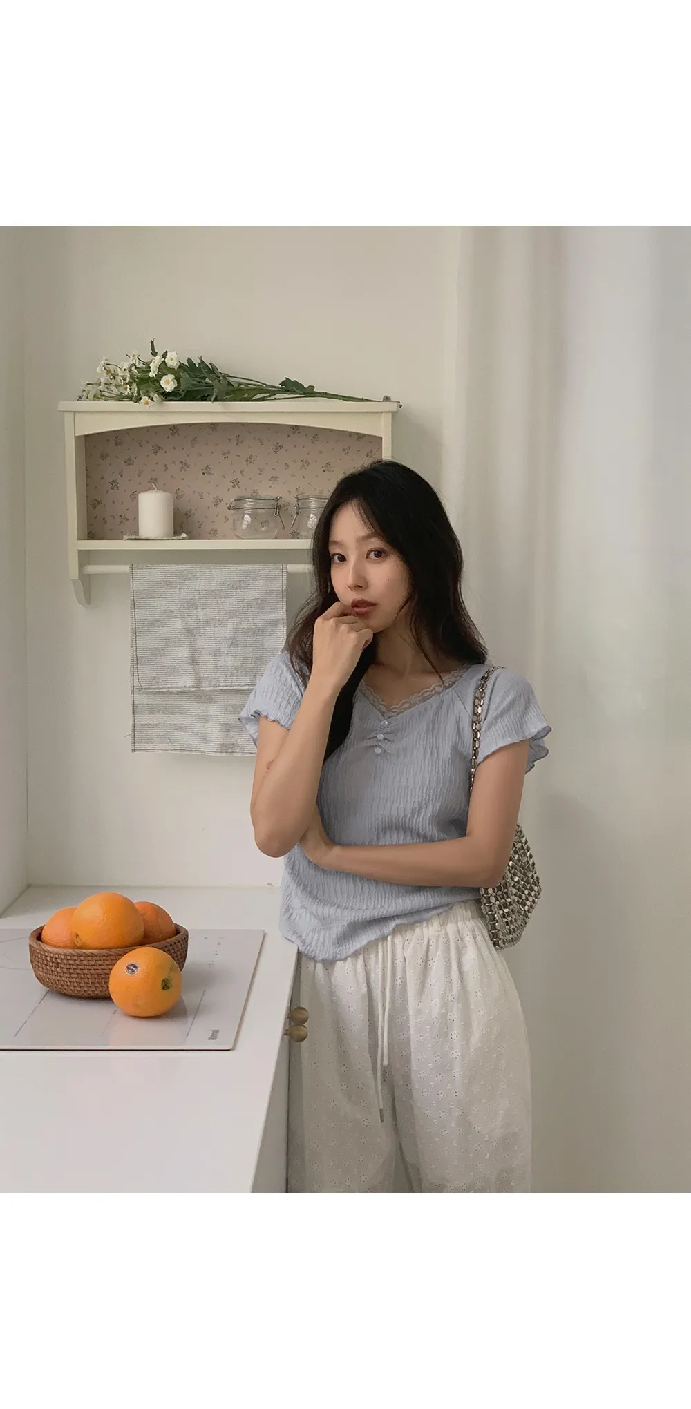 드레오 레이스 브이넥 링클 셔링 반팔 블라우스
