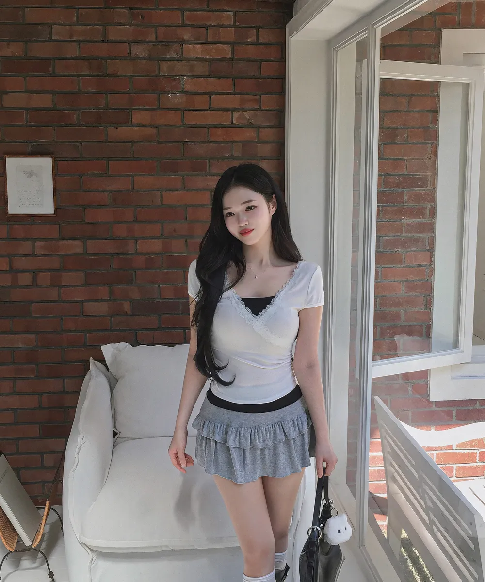 민소매 모델 착용 이미지-S2L5