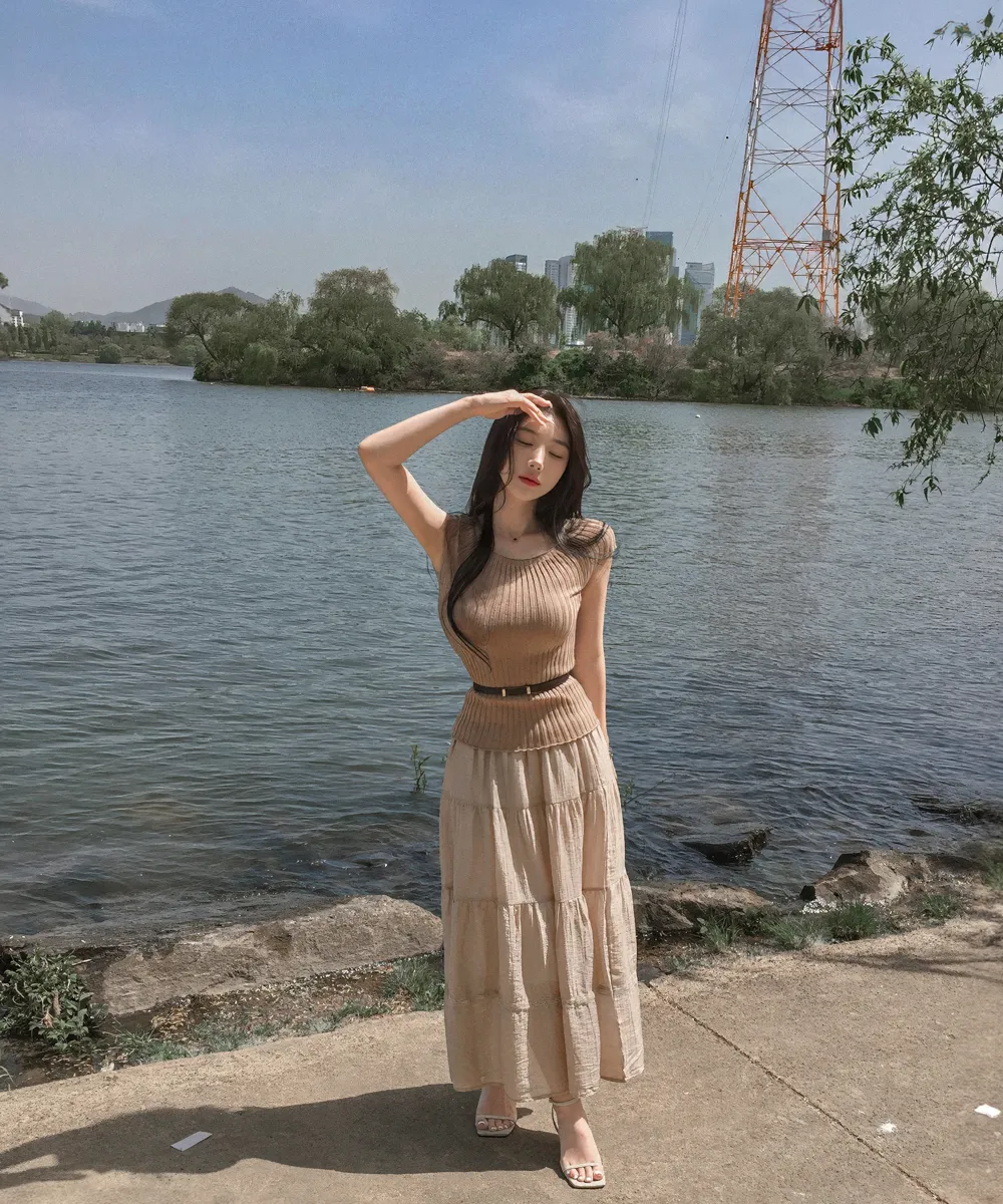 민소매 모델 착용 이미지-S2L17
