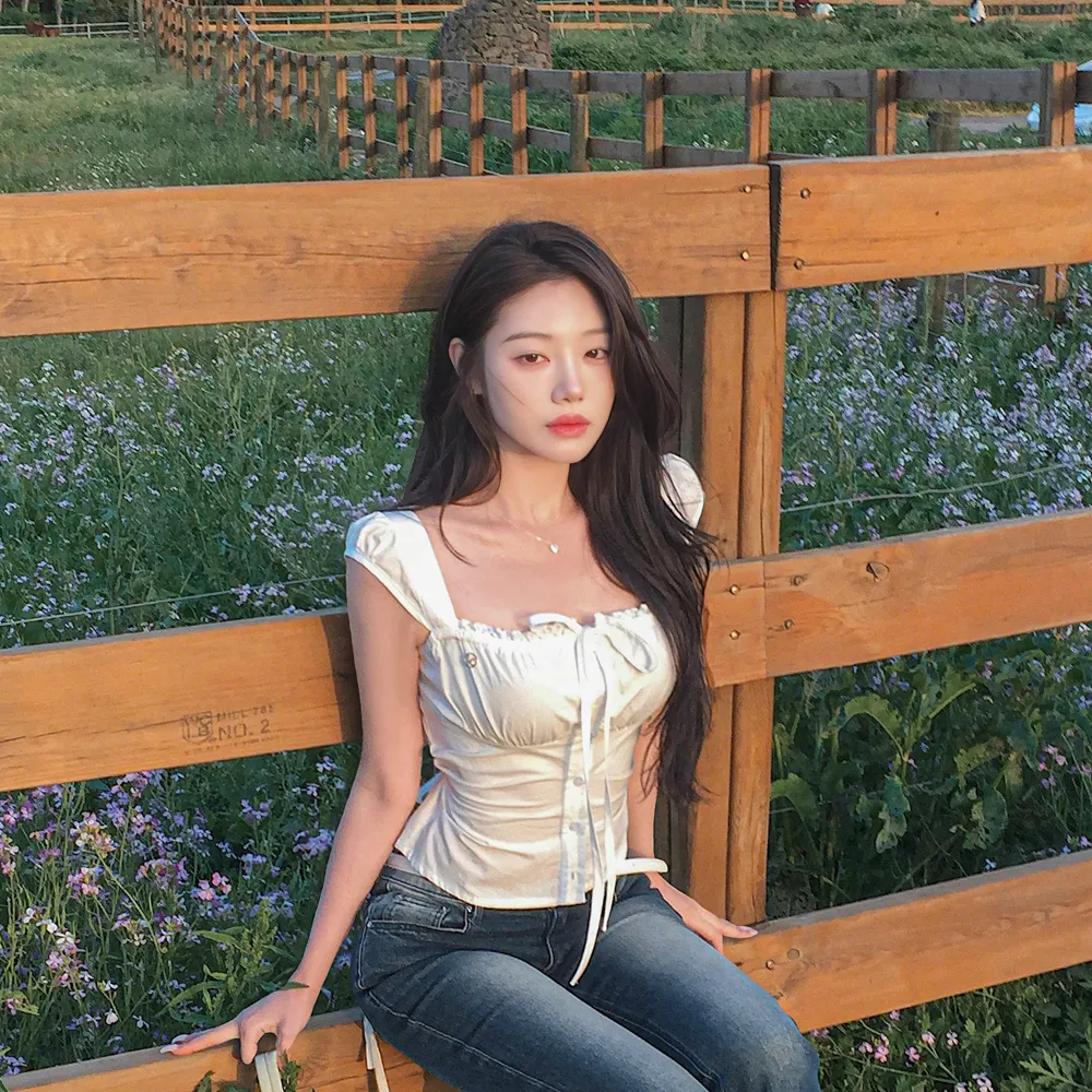 화장품 모델 착용 이미지-S2L11